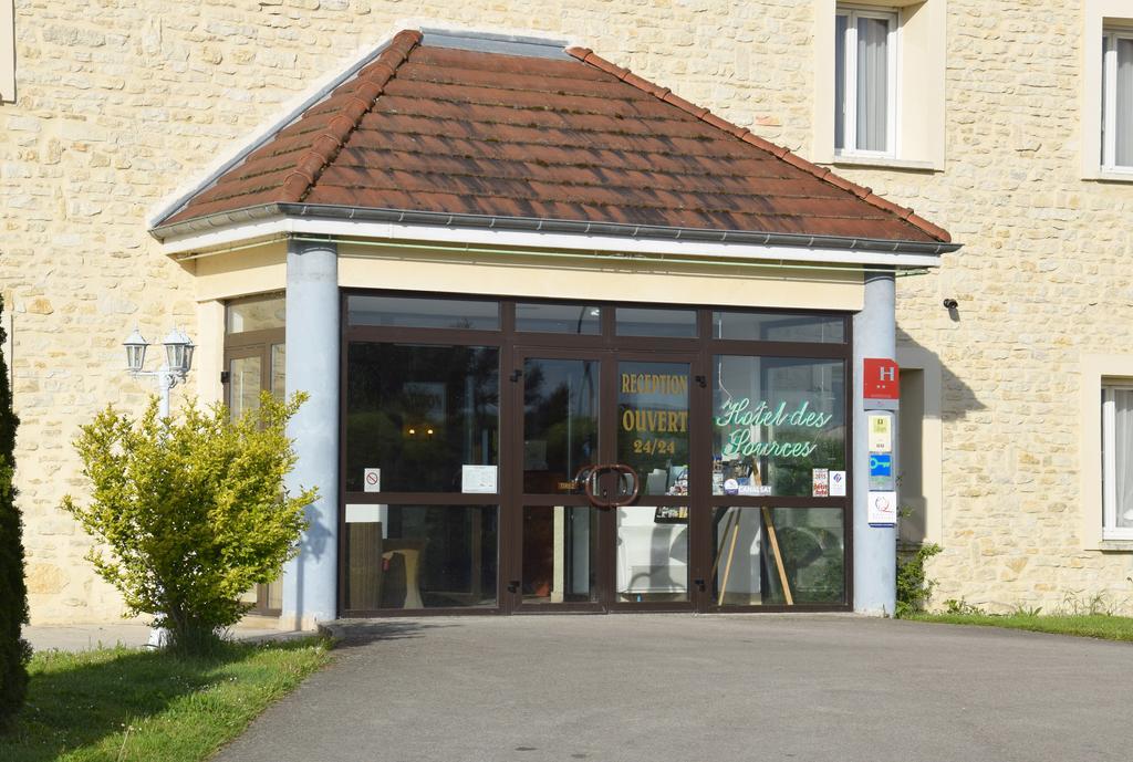 Hotel Logis Des Sources Créney-près-Troyes Esterno foto