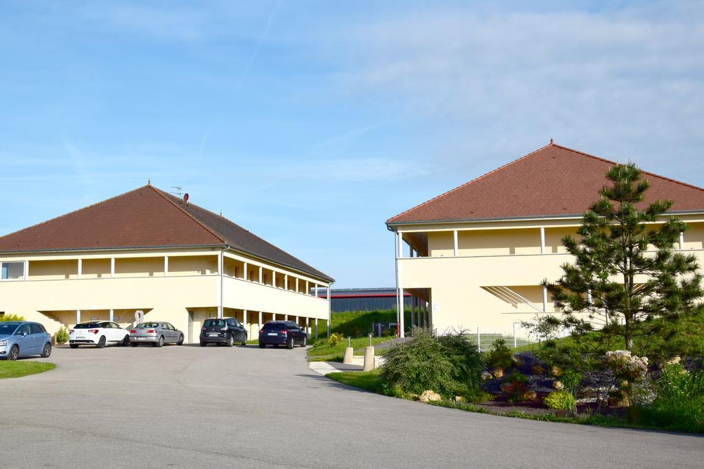 Hotel Logis Des Sources Créney-près-Troyes Esterno foto