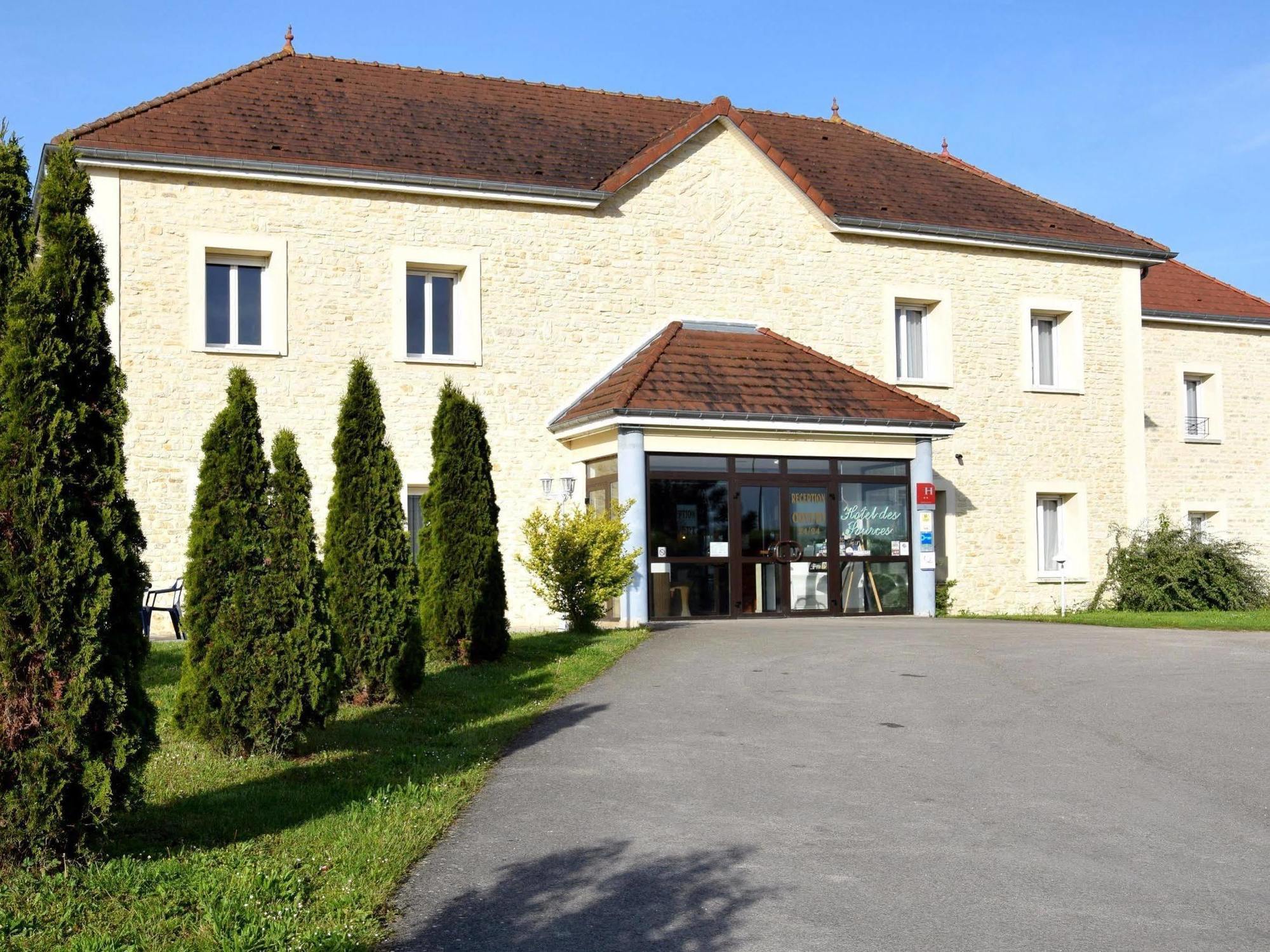 Hotel Logis Des Sources Créney-près-Troyes Esterno foto